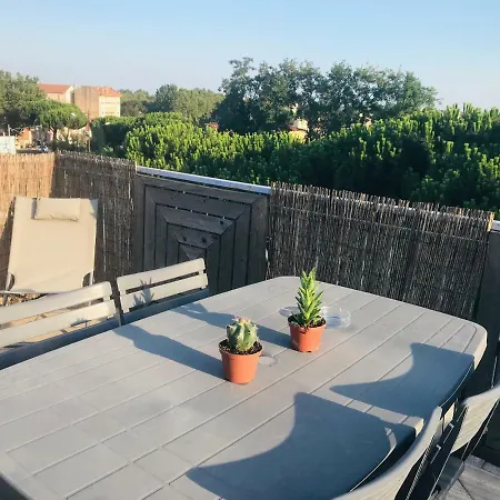 Avec Terrasse En Plein Coeur De Frejus-proche Plage Et Aqualand